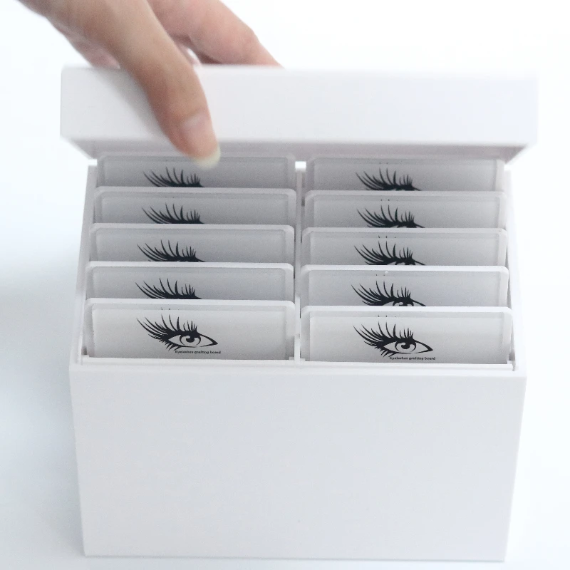 صالون تجميل 10 طبقات الاكريليك - مراجعة Lash Tile Palette وسعره